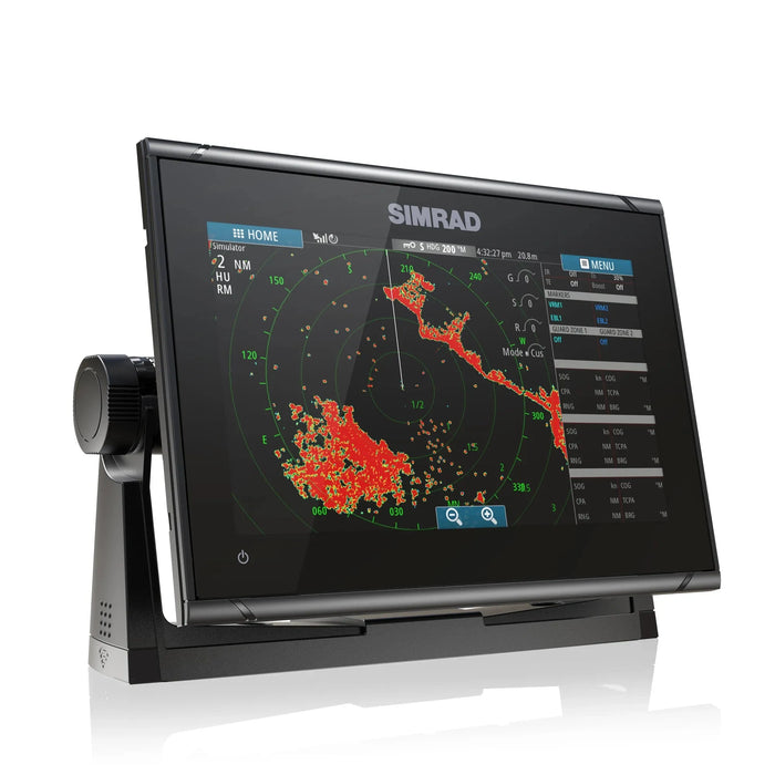 Simrad GO9 XSE med Active Imaging 3-i-1-givare (000-14841-001) – display med radarbild överlagd på sjökort på skärmen