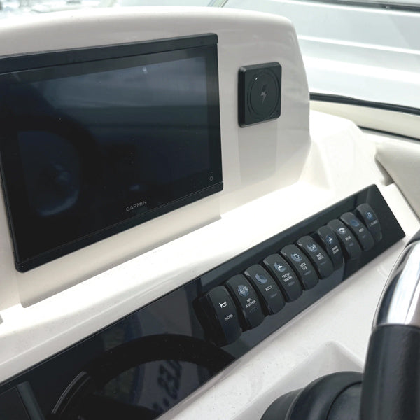 AquaAmp 800 trådlös ytmonterad mobilladdare 12V 25W Qi2.2