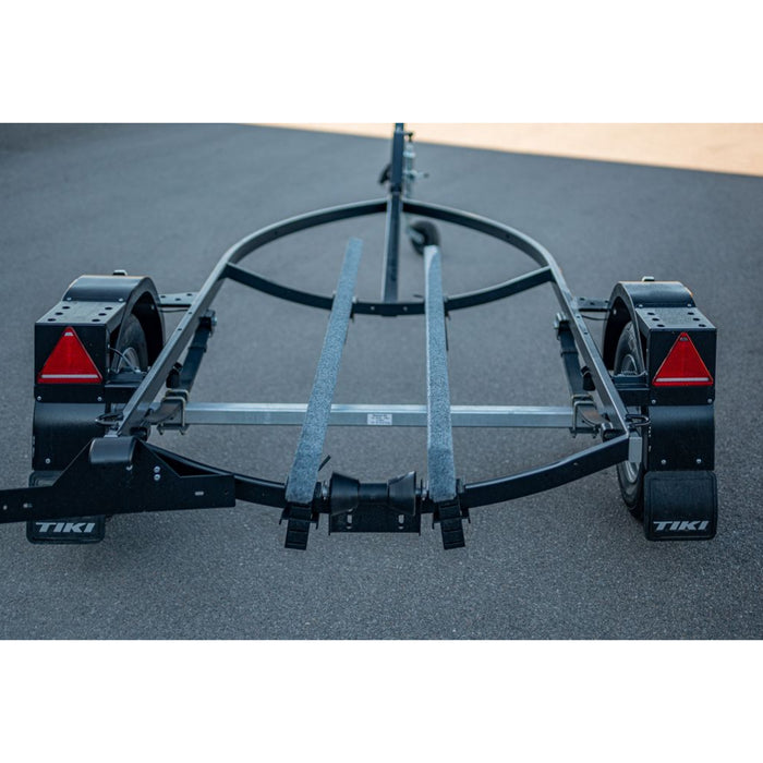 Tiki JS750-L Powder Coat Black Edition Jetskitrailer